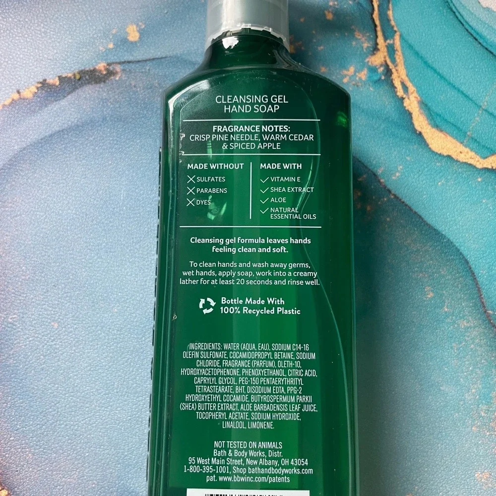 Bath & Body Works Foaming Hand Soap Tree Farm Gentle & Clean 8.75 fl oz‎ NEW